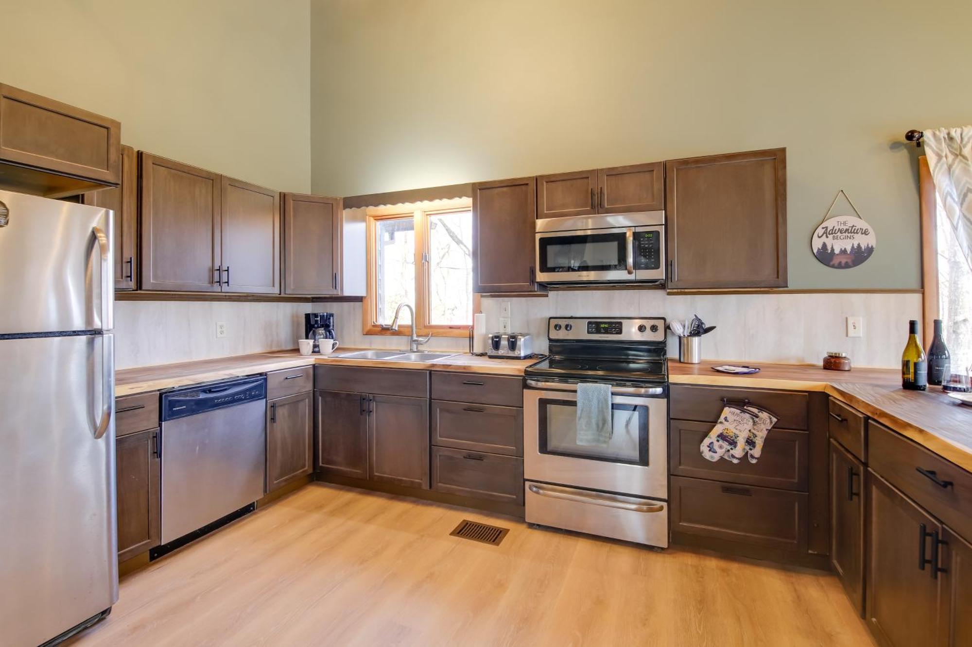 Gatlinburg Mountain Cabin With Hot Tub, Deck And Games Luaran gambar