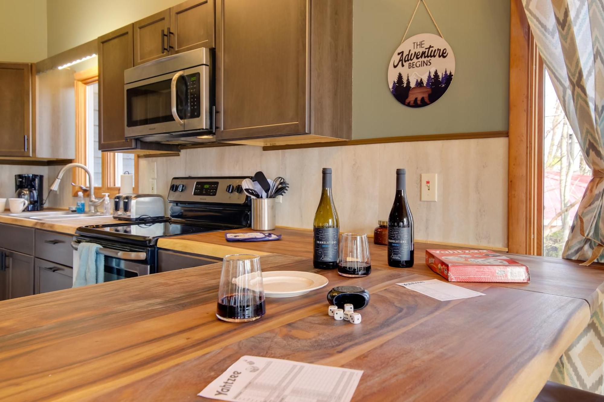 Gatlinburg Mountain Cabin With Hot Tub, Deck And Games Luaran gambar
