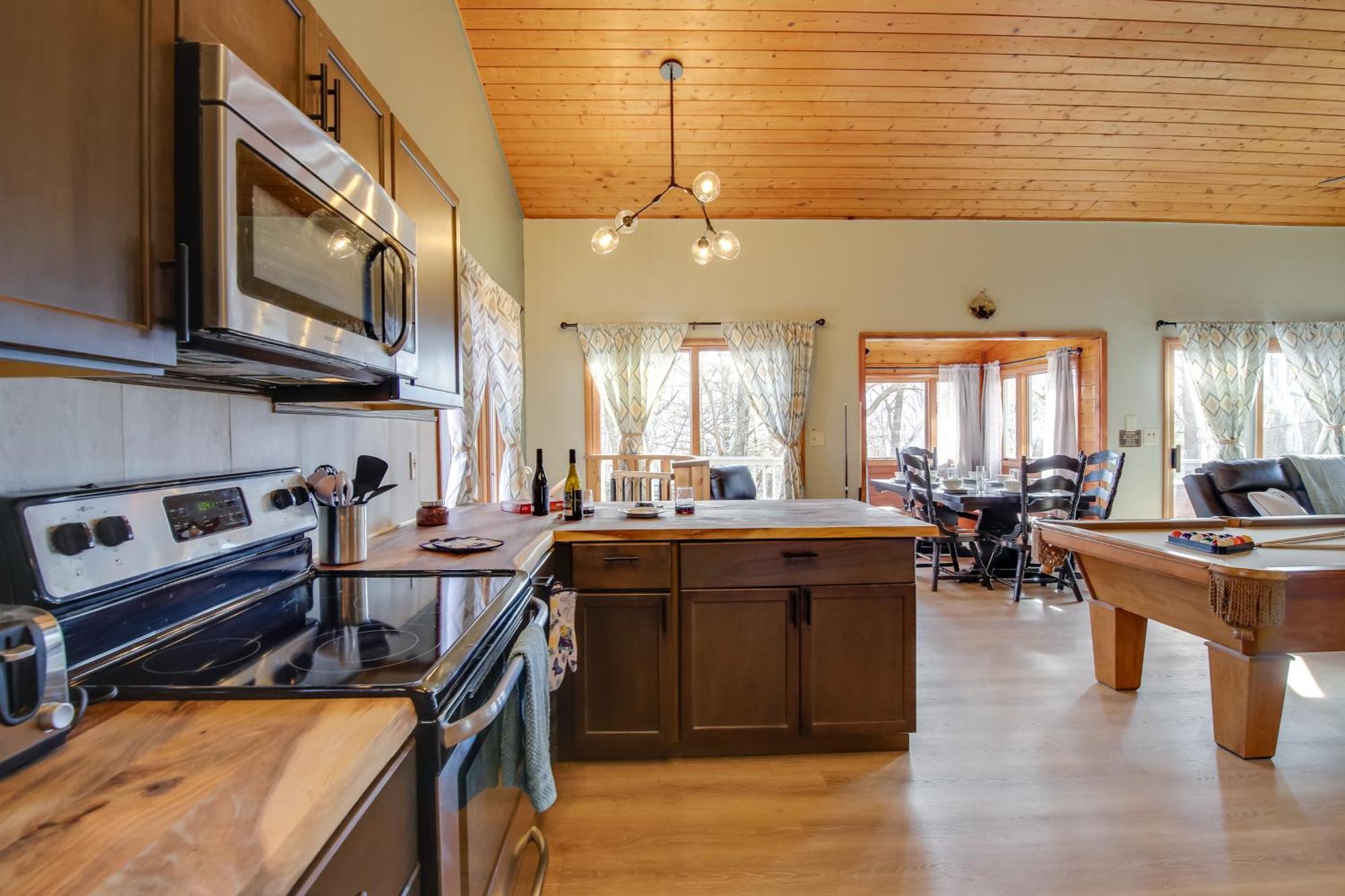 Gatlinburg Mountain Cabin With Hot Tub, Deck And Games Luaran gambar